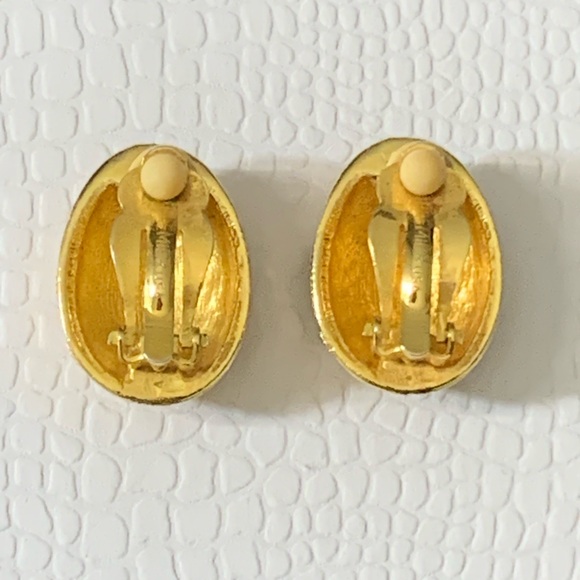 Vintage Designer Premier USA Gold Plated Clip on Earrings - Picture 5 of 13